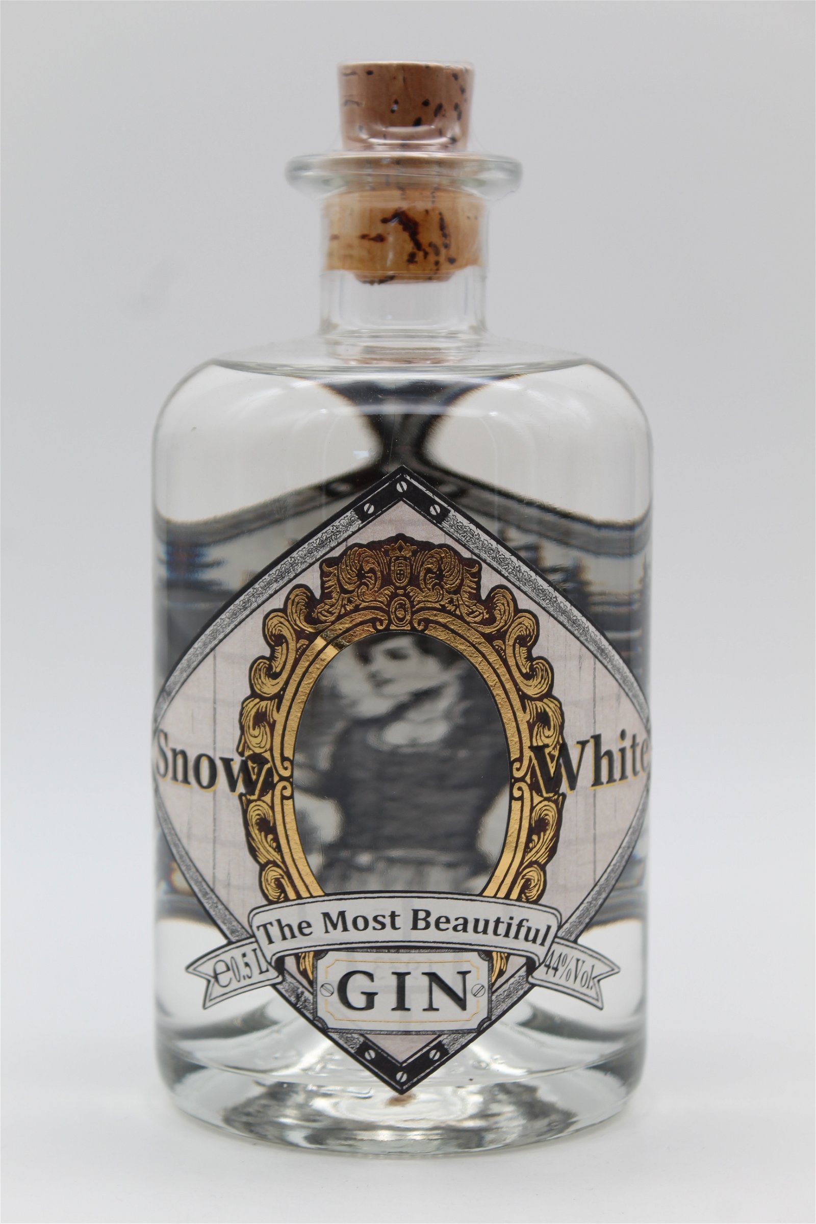 Snow White Gin The Most Beautiful Gin